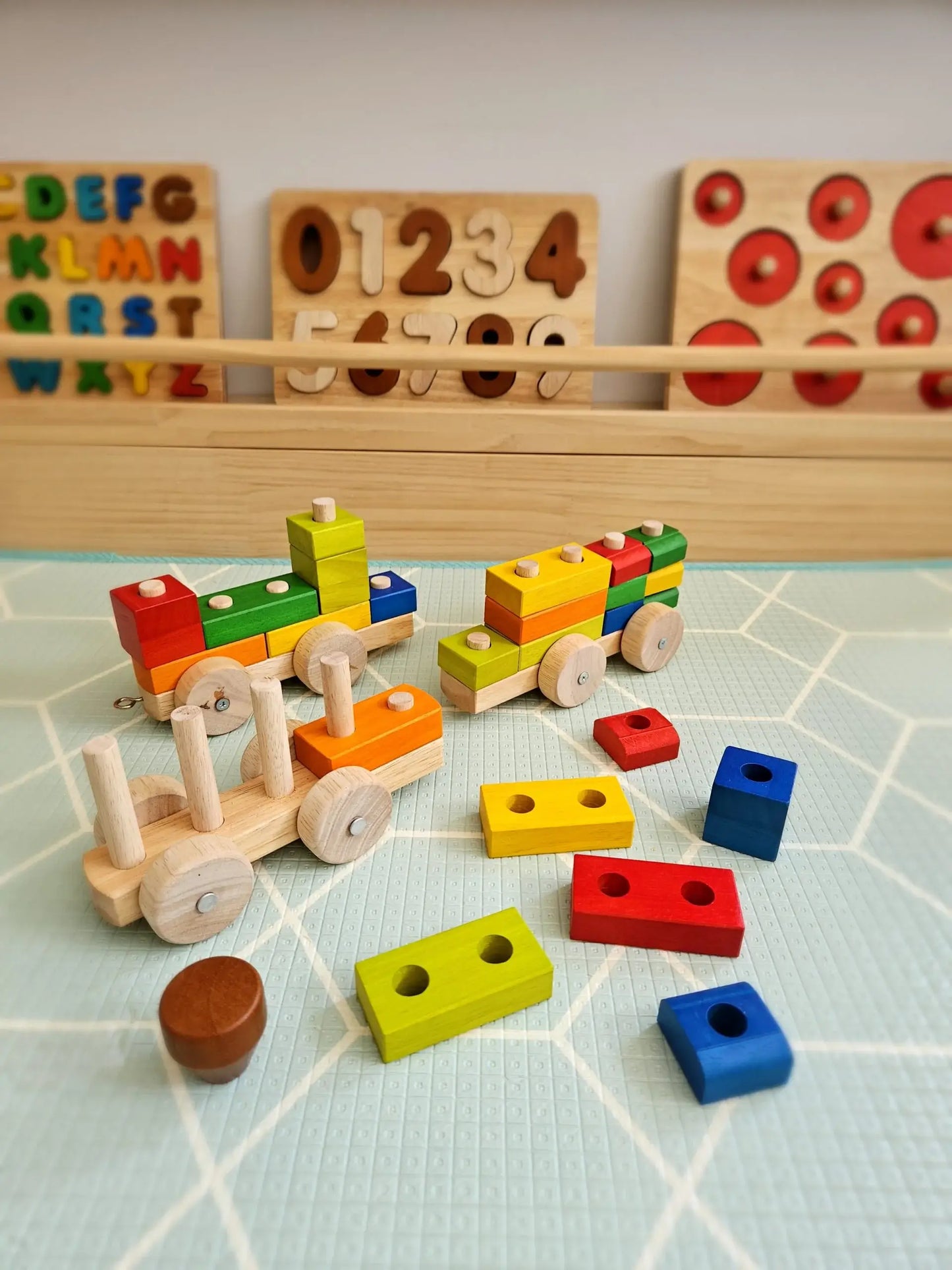 QToysUSA - Stack & Pull Train