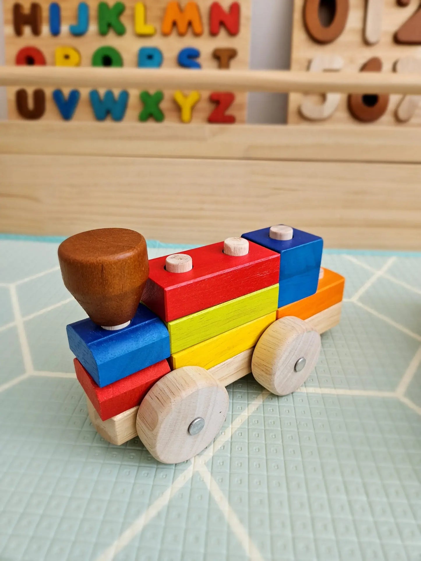 QToysUSA - Stack & Pull Train
