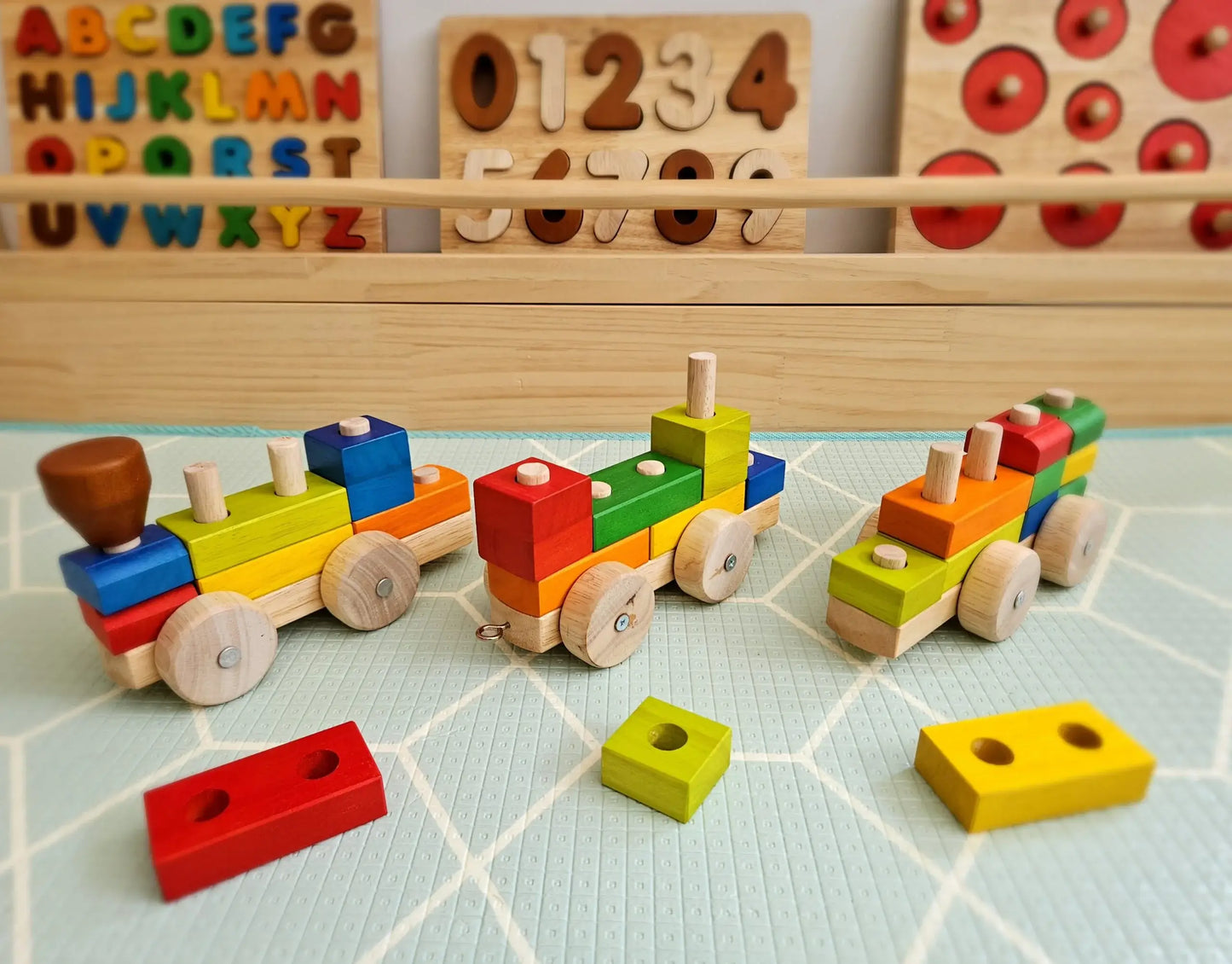 QToysUSA - Stack & Pull Train